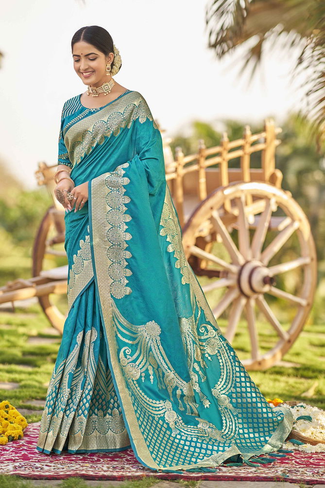 Hit Colour 32 By Manohari  Banarasi Silk Sarees Catalog
